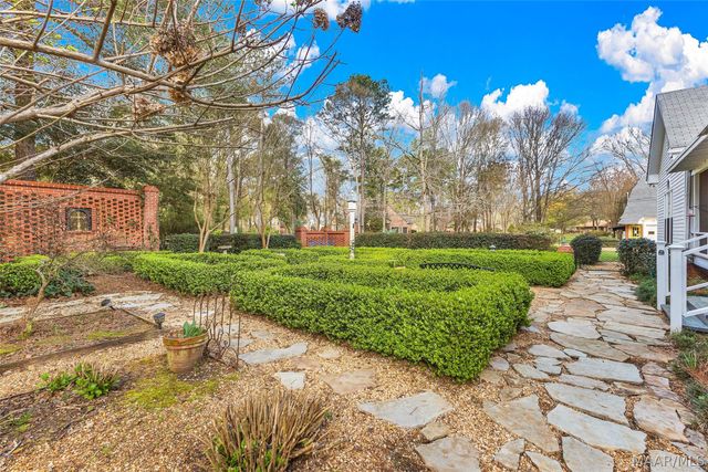 127 Deepwoods Circle, Valley Grande, AL 36701