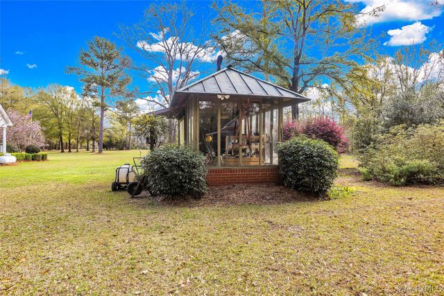 127 Deepwoods Circle, Valley Grande, AL 36701