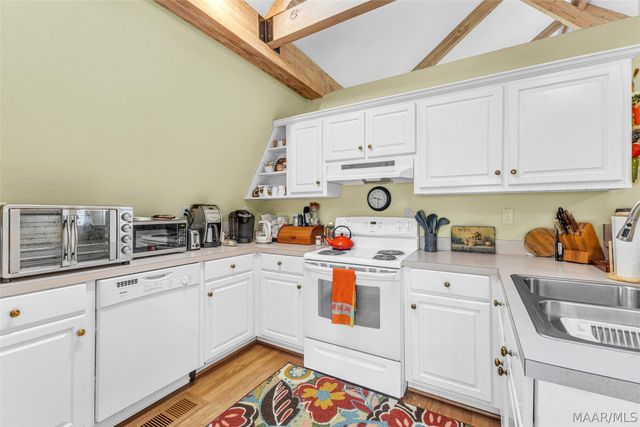 127 Deepwoods Circle, Valley Grande, AL 36701