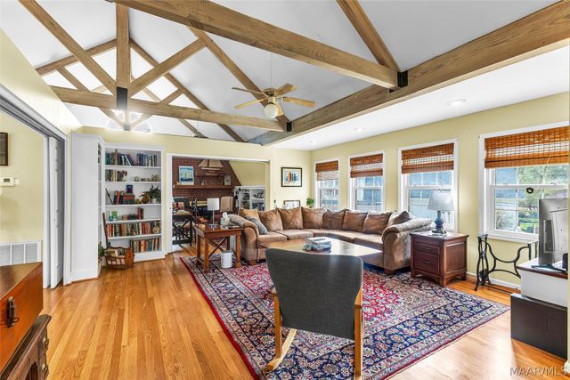 127 Deepwoods Circle, Valley Grande, AL 36701