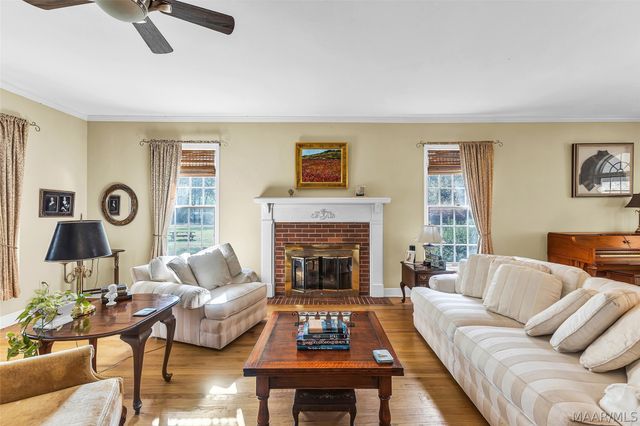 127 Deepwoods Circle, Valley Grande, AL 36701