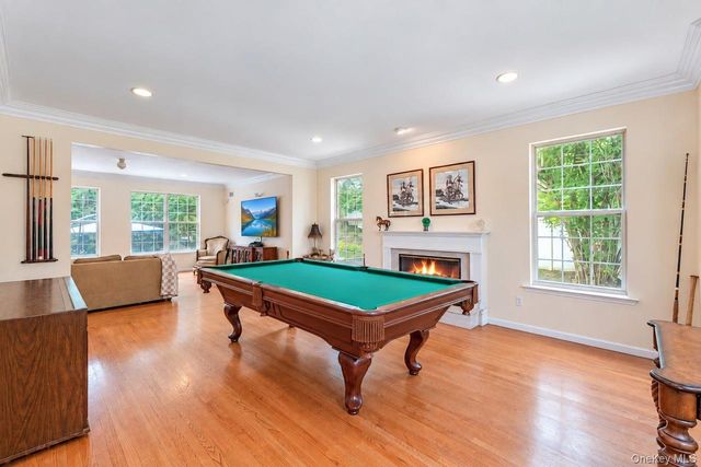 5 Sky View Court, Hauppauge, NY 11788