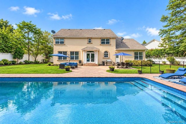 5 Sky View Court, Hauppauge, NY 11788