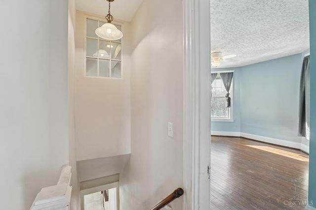 4261 W Eighth Street, Cincinnati, OH 45205