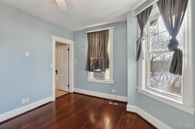 4261 W Eighth Street, Cincinnati, OH 45205