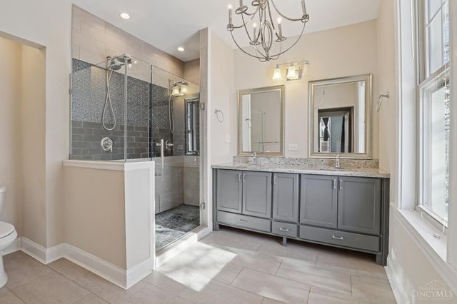 4261 W Eighth Street, Cincinnati, OH 45205