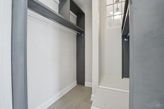 4261 W Eighth Street, Cincinnati, OH 45205