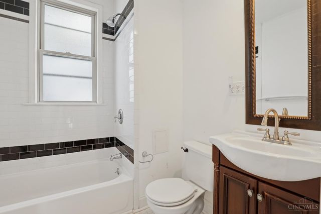 4261 W Eighth Street, Cincinnati, OH 45205