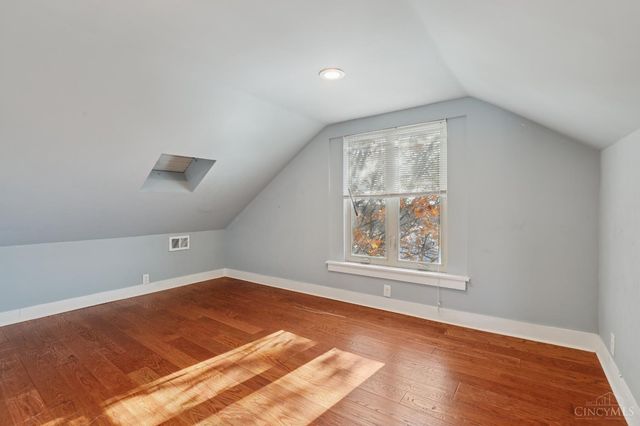 4261 W Eighth Street, Cincinnati, OH 45205