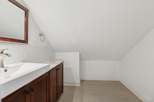 4261 W Eighth Street, Cincinnati, OH 45205