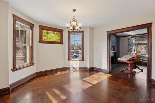 4261 W Eighth Street, Cincinnati, OH 45205