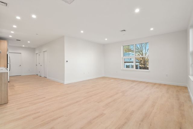 1151 Walnut 301, Newton, MA 02461