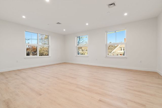 1151 Walnut 301, Newton, MA 02461