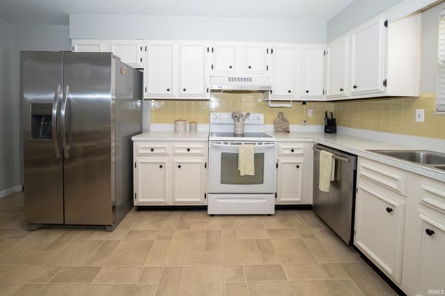 1630 N Colony Road, Evansville, IN 47715