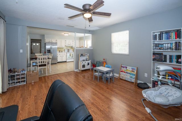 1630 N Colony Road, Evansville, IN 47715
