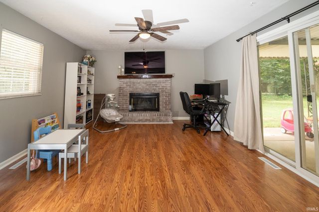1630 N Colony Road, Evansville, IN 47715