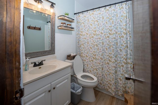 1630 N Colony Road, Evansville, IN 47715