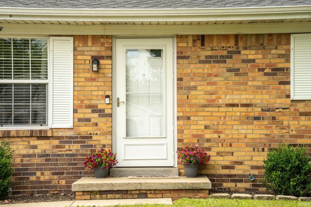1630 N Colony Road, Evansville, IN 47715