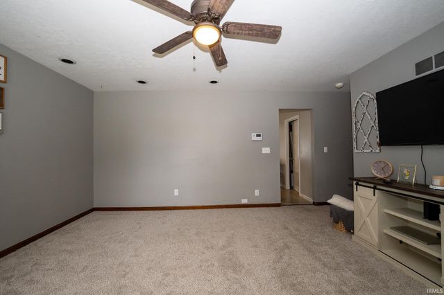 1630 N Colony Road, Evansville, IN 47715