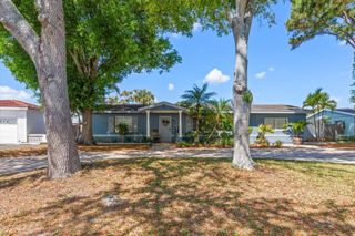 5042 LAKE CHARLES DRIVE N, Kenneth City, FL 33709