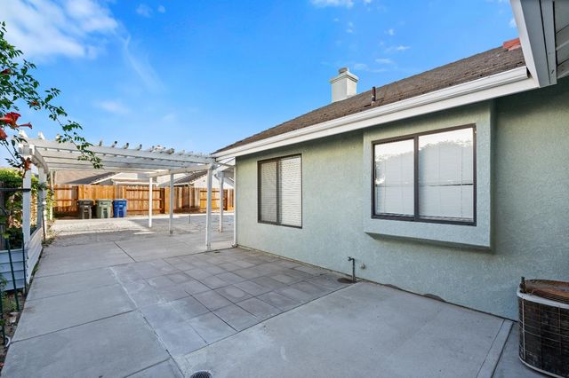 1313 Tranquil Ln, Ceres, CA 95307