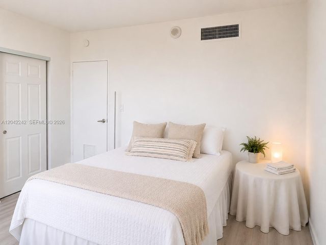 10275 Collins Ave 431, Bal Harbour, FL 33154