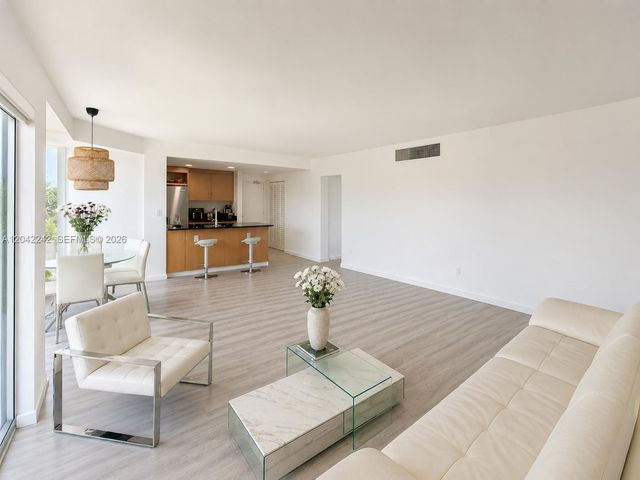 10275 Collins Ave 431, Bal Harbour, FL 33154