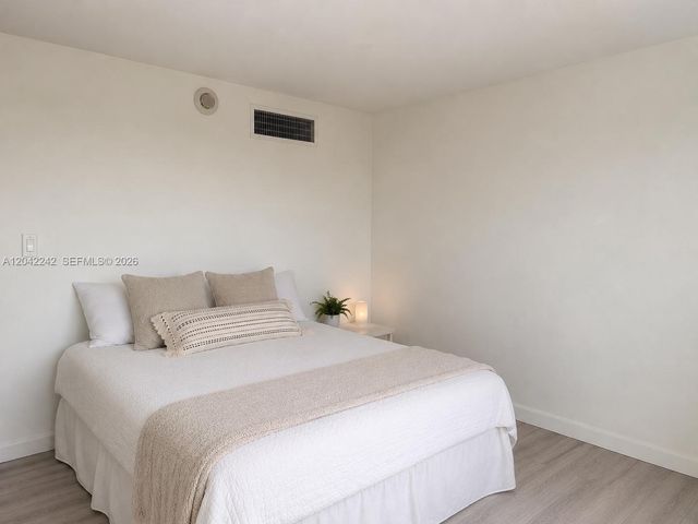 10275 Collins Ave 431, Bal Harbour, FL 33154