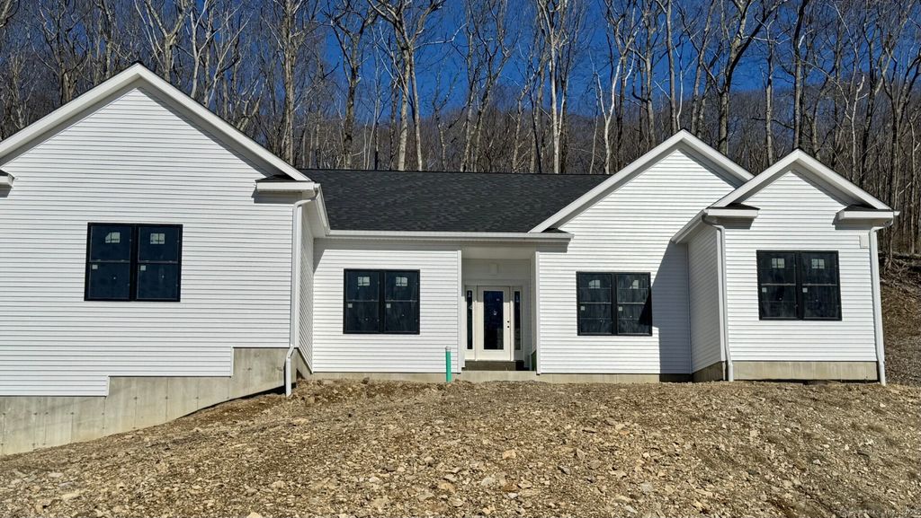 2 Deer Run Road, Middlebury, CT 06762