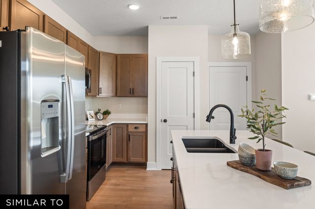 925 Percheron Lane, Norwalk, IA 50211