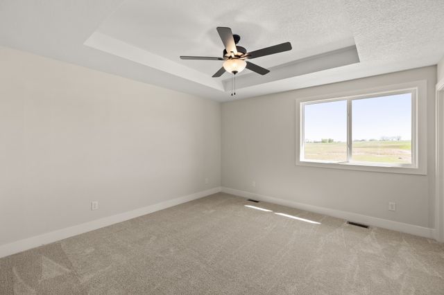 925 Percheron Lane, Norwalk, IA 50211