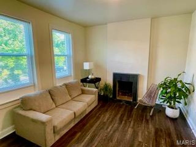 4537 S Compton Avenue, St Louis, MO 63111