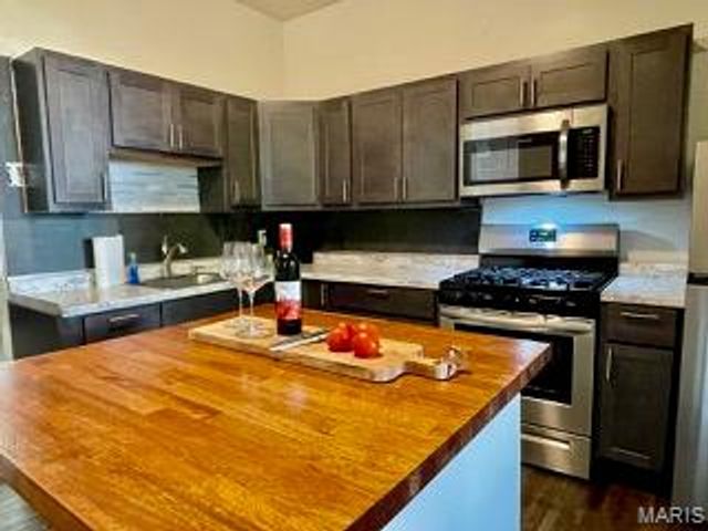 4537 S Compton Avenue, St Louis, MO 63111