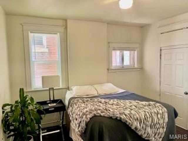 4537 S Compton Avenue, St Louis, MO 63111