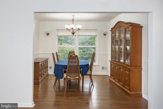 20 RICCIS DR, Jackson, NJ 08527