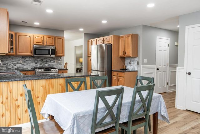 20 RICCIS DR, Jackson, NJ 08527