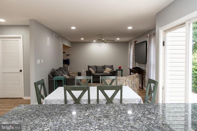 20 RICCIS DR, Jackson, NJ 08527