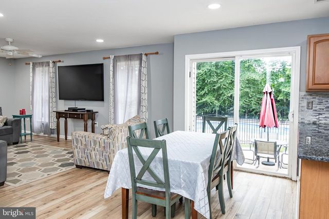 20 RICCIS DR, Jackson, NJ 08527