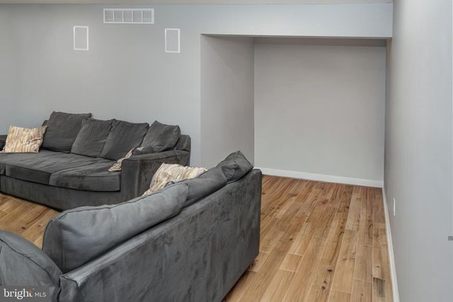 20 RICCIS DR, Jackson, NJ 08527