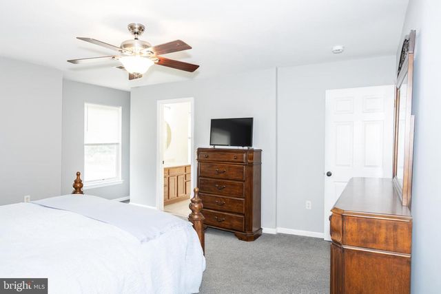 20 RICCIS DR, Jackson, NJ 08527