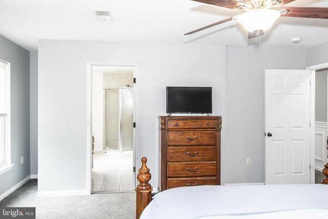 20 RICCIS DR, Jackson, NJ 08527