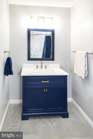 20 RICCIS DR, Jackson, NJ 08527