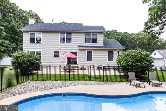 20 RICCIS DR, Jackson, NJ 08527