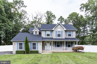 20 RICCIS DR, Jackson, NJ 08527