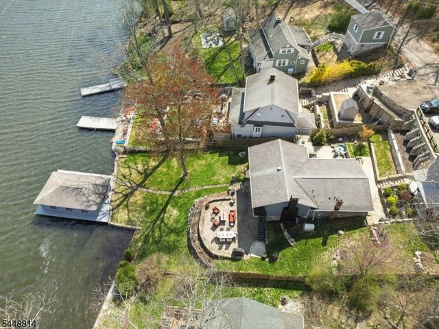 213 Hudson Ave, Hopatcong Boro, NJ 07843