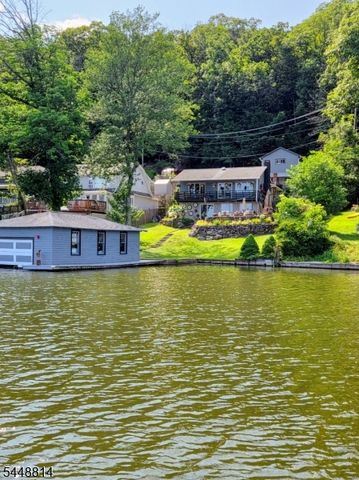 213 Hudson Ave, Hopatcong Boro, NJ 07843
