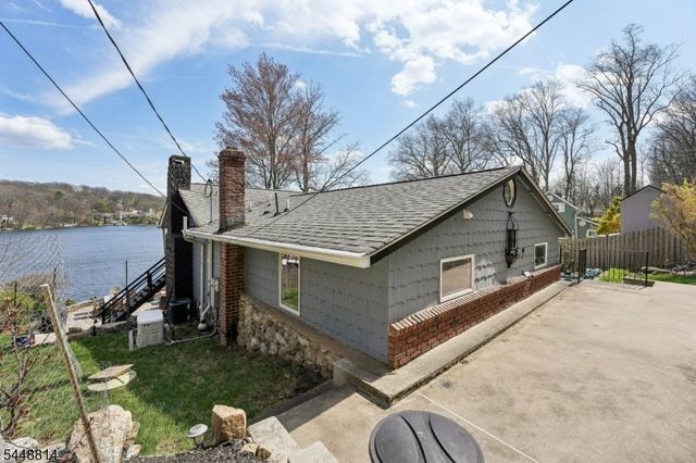 213 Hudson Ave, Hopatcong Boro, NJ 07843