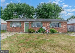 17 BACH DR, Newark, DE 19702