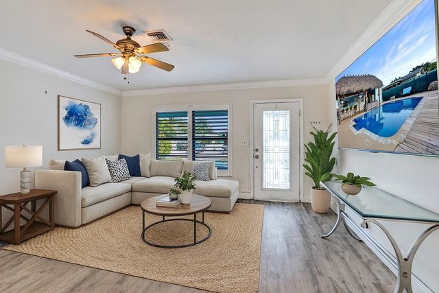 4221 NE 13th Ave, Oakland Park, FL 33334