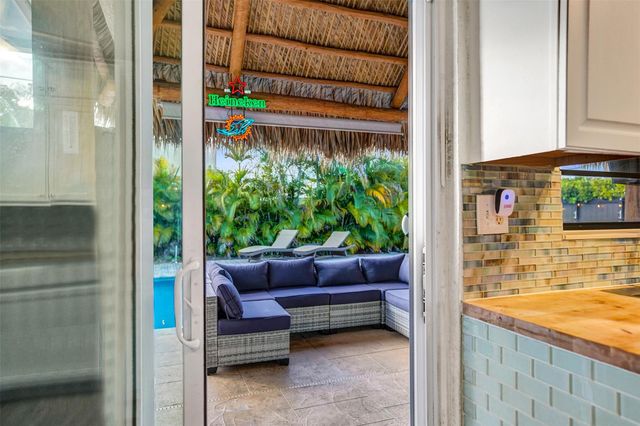 4221 NE 13th Ave, Oakland Park, FL 33334